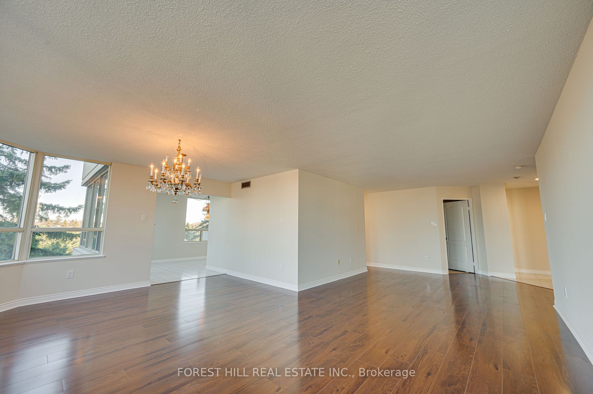 7 Townsgate Dr, #304