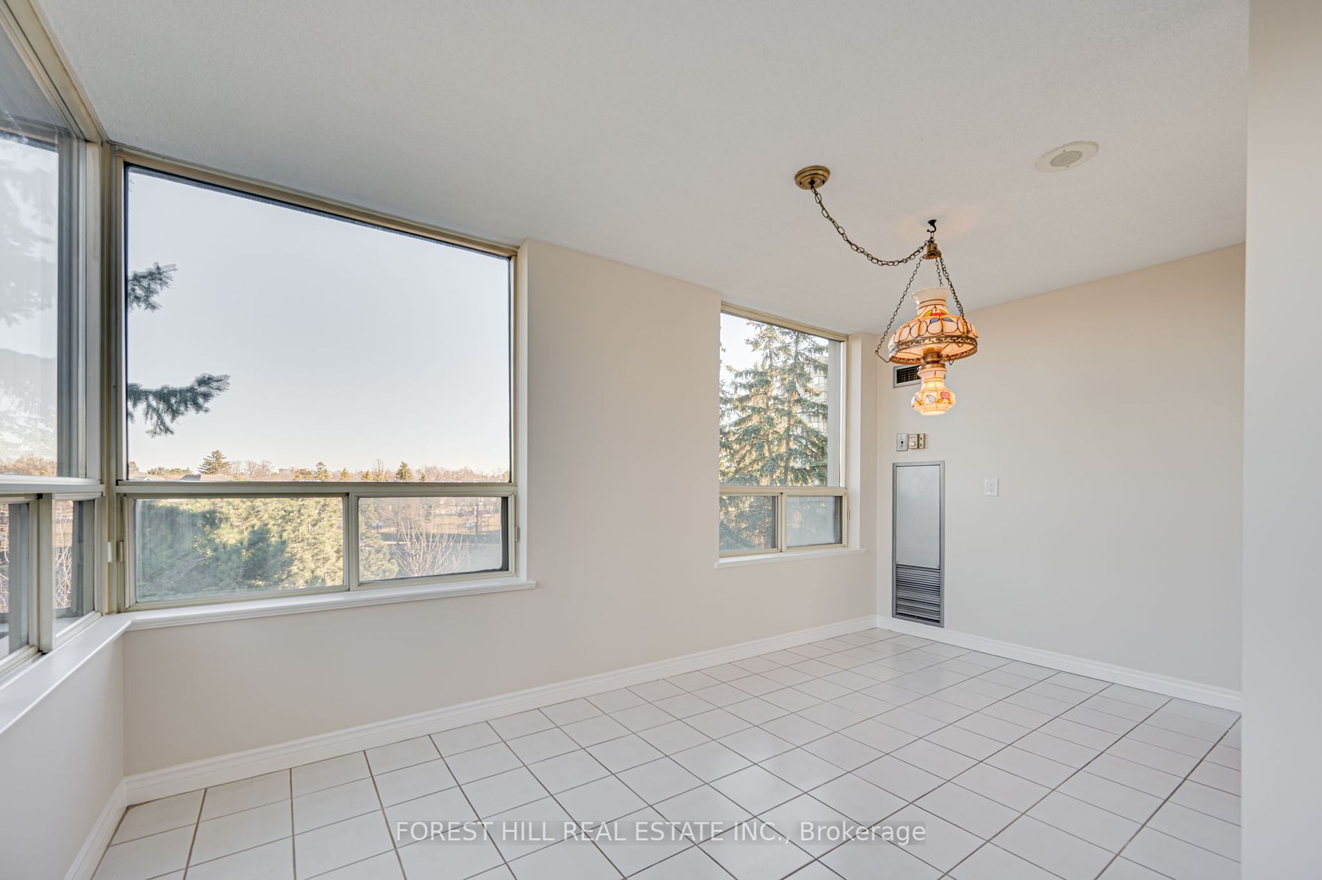 7 Townsgate Dr, #304