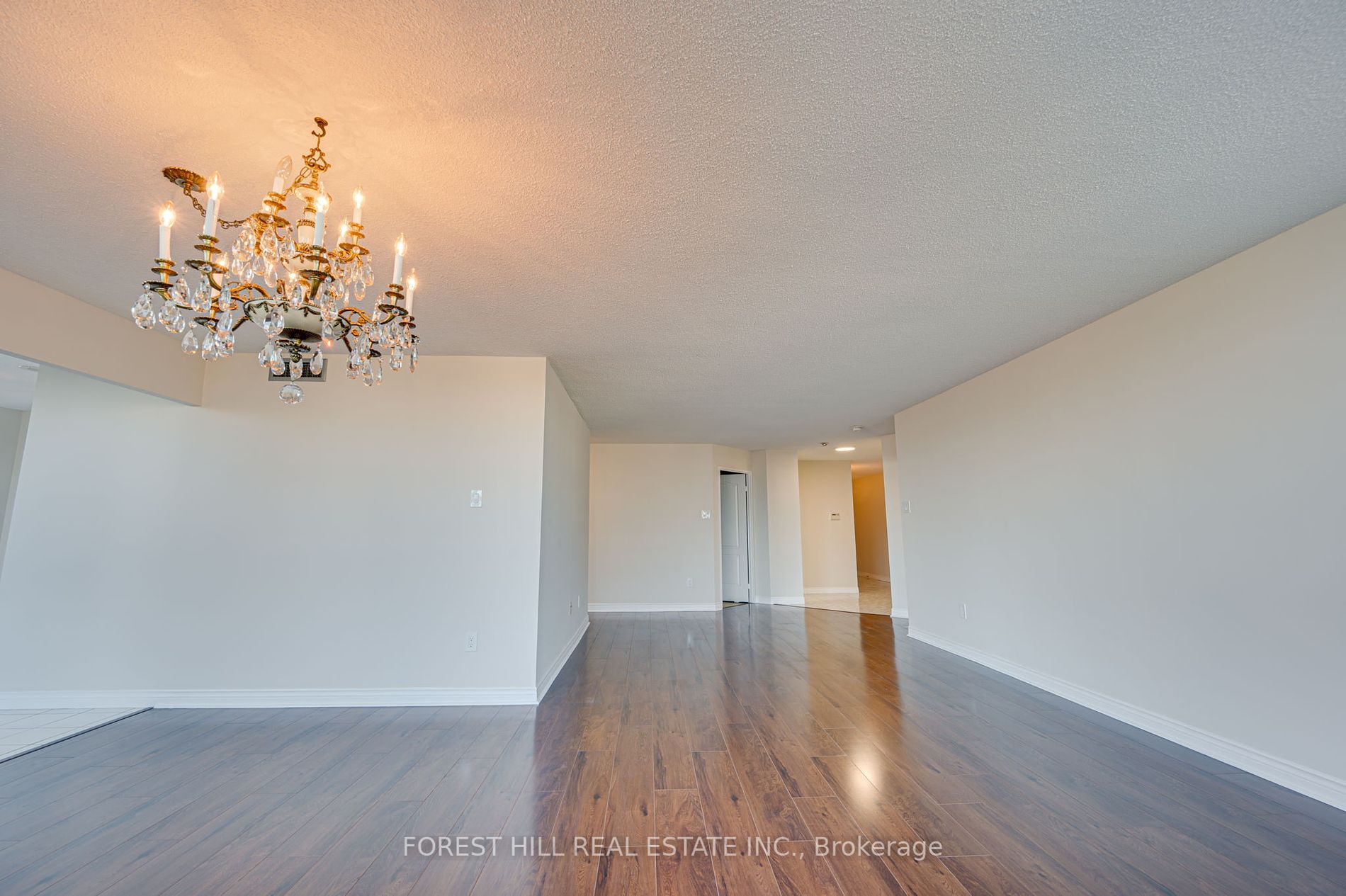 7 Townsgate Dr, #304