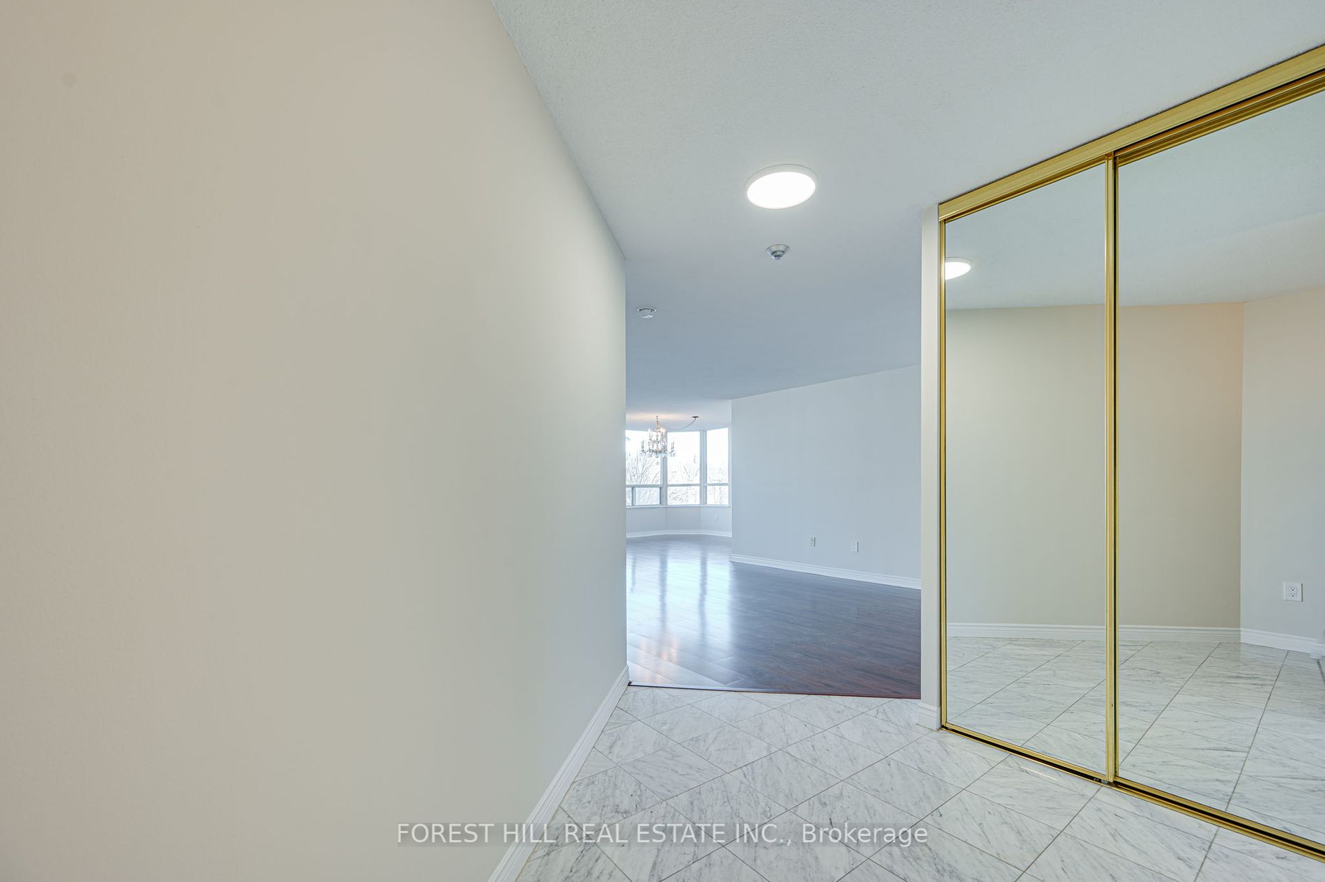 7 Townsgate Dr, #304