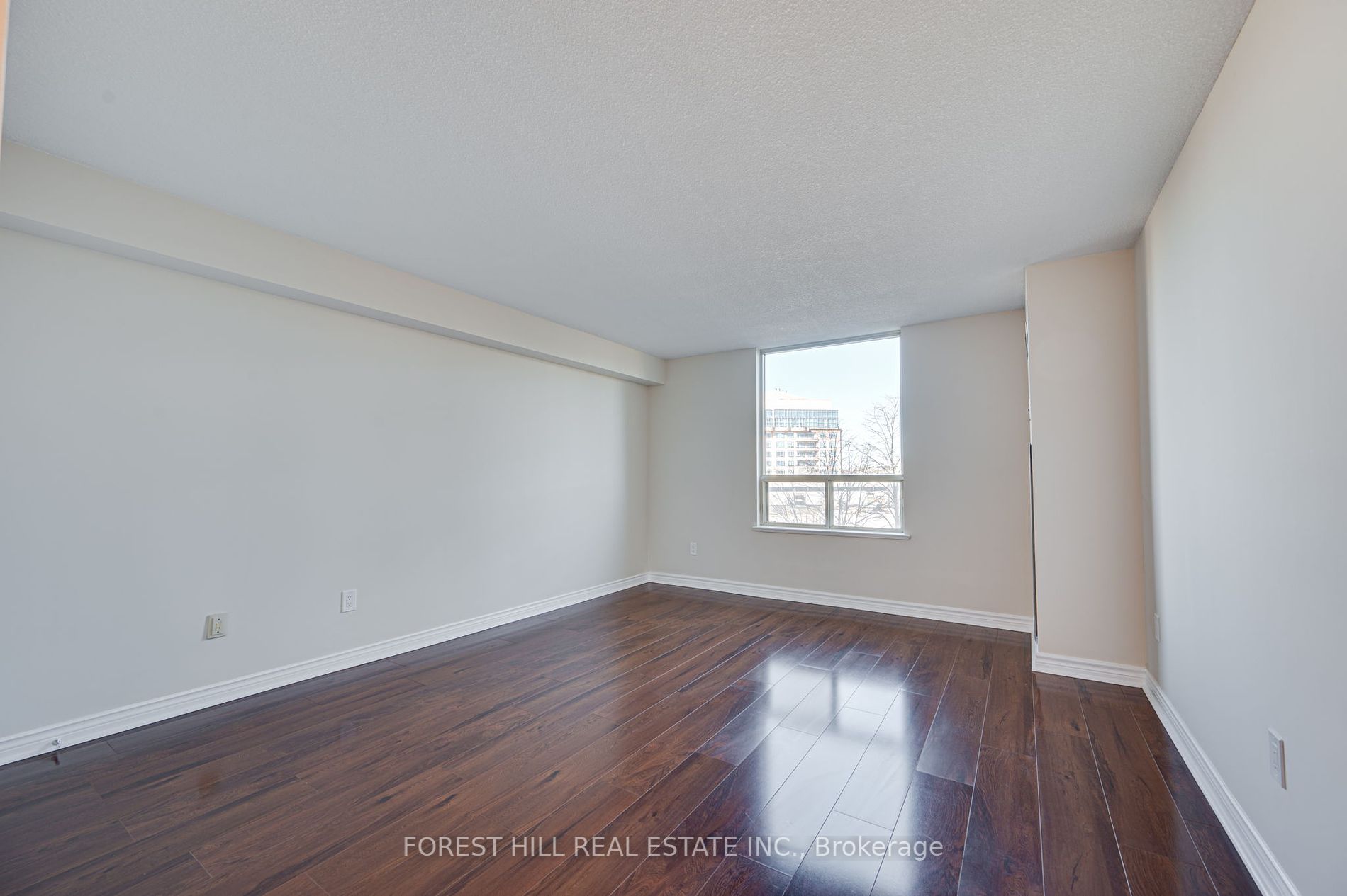 7 Townsgate Dr, #304