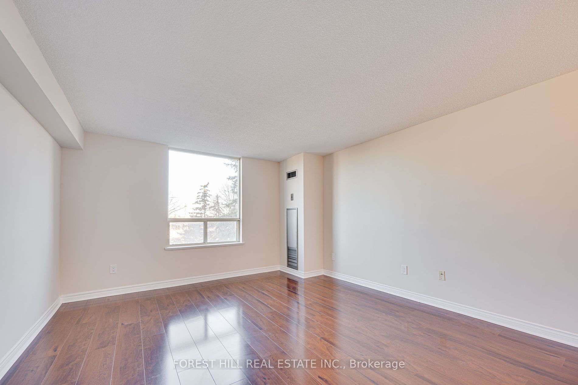 7 Townsgate Dr, #304