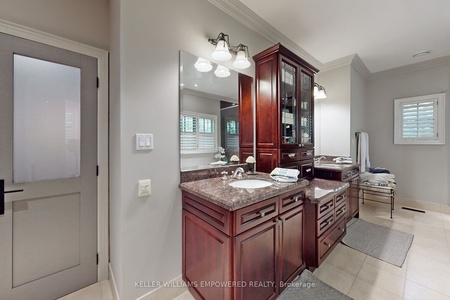7 Bridgewater Dr