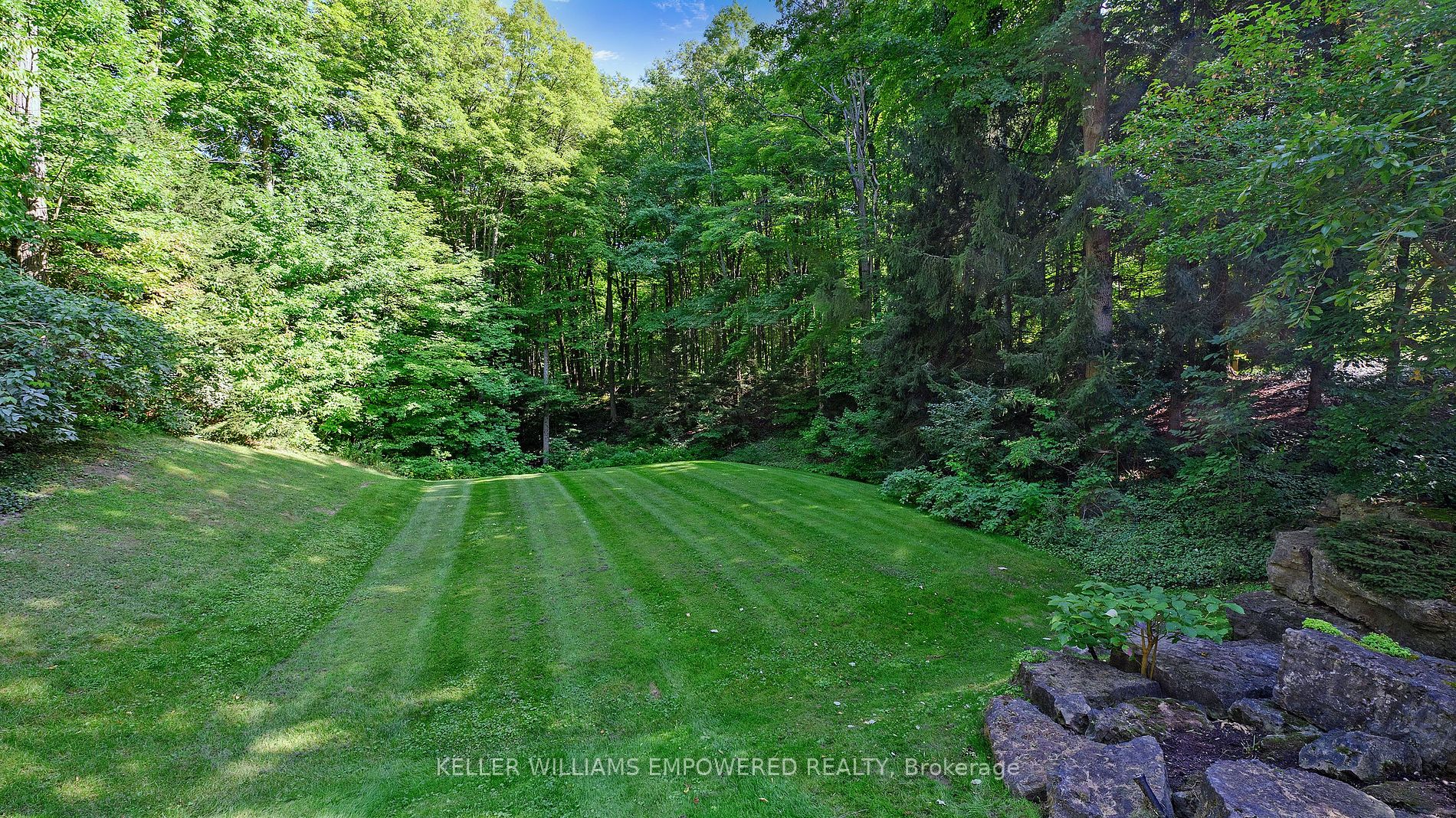 7 Bridgewater Dr