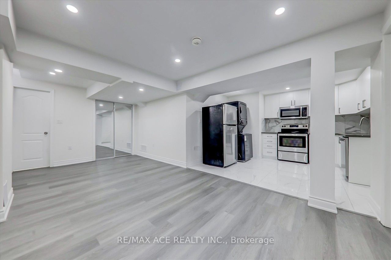 60 Sasco Way