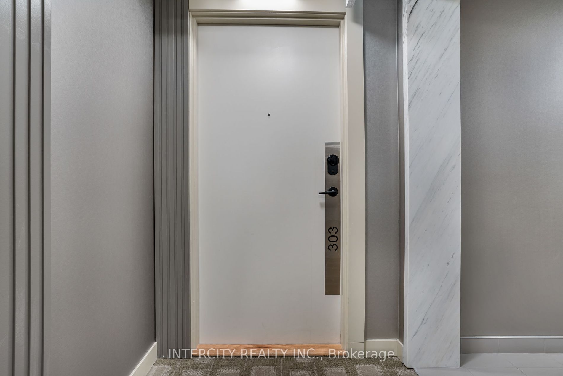 85 Oneida Cres, #303