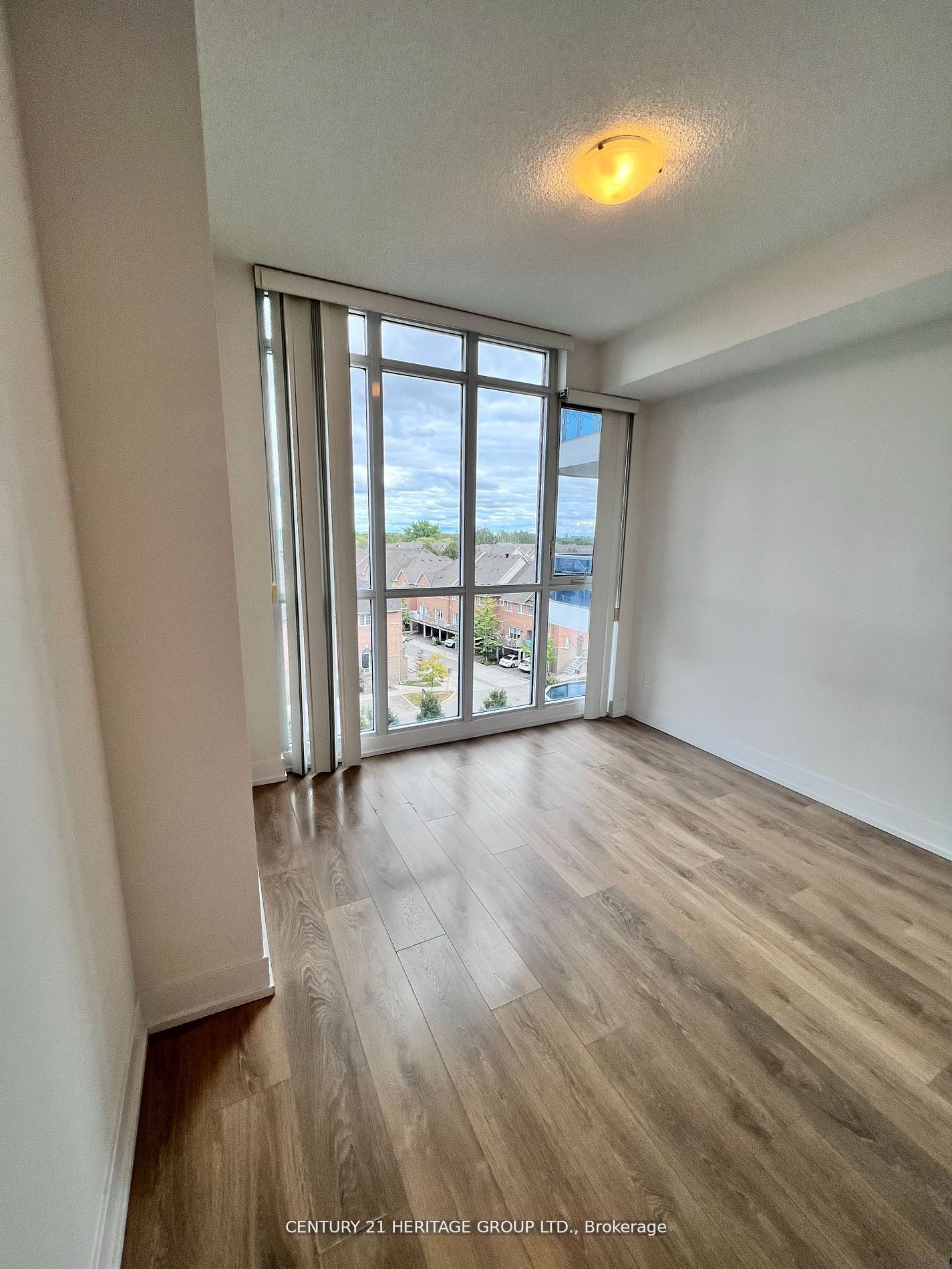 9471 Yonge St, #630