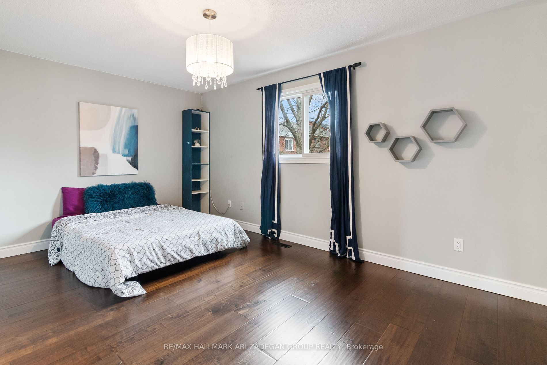 16 Roseborough Crescent