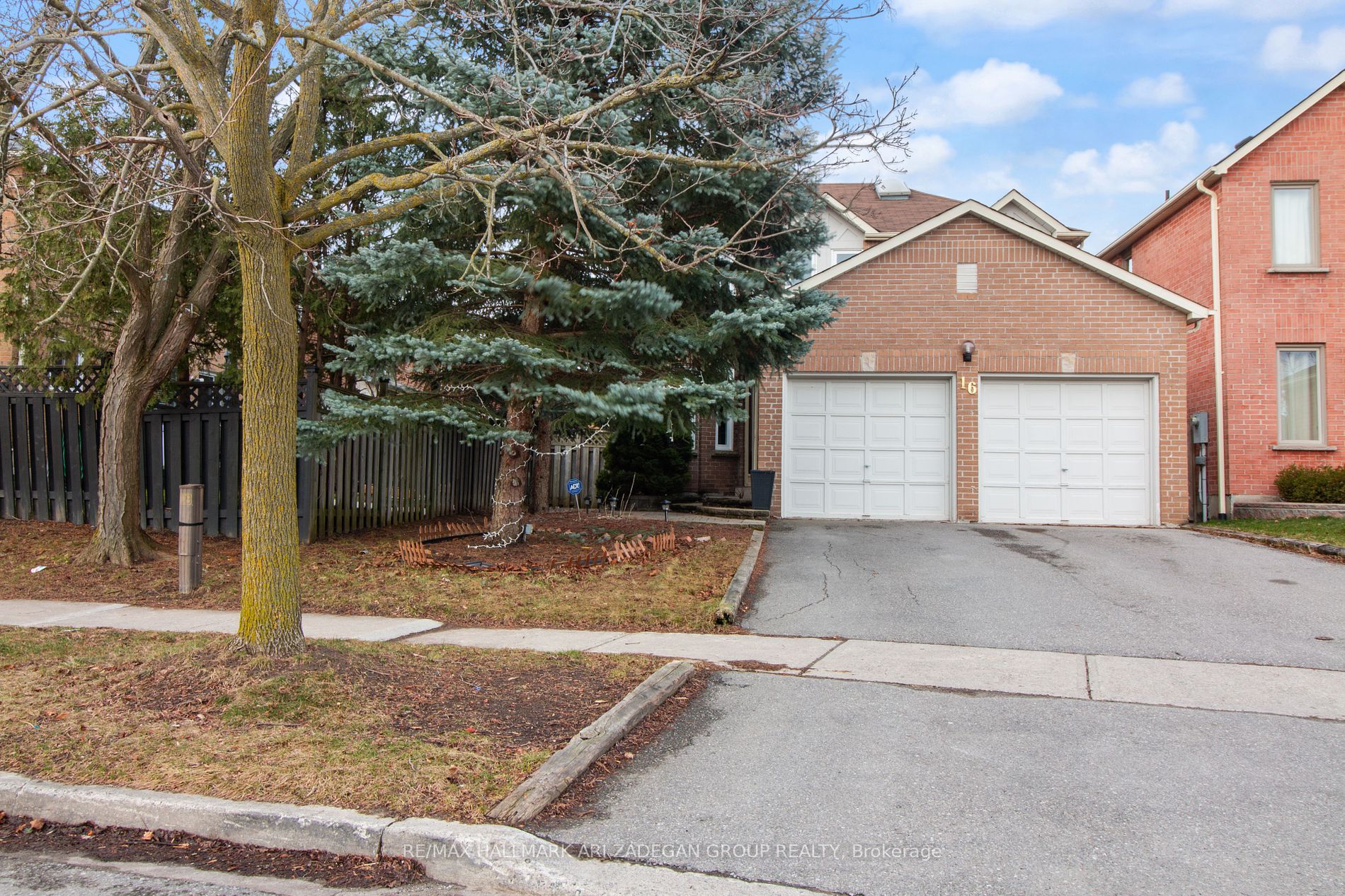 16 Roseborough Crescent