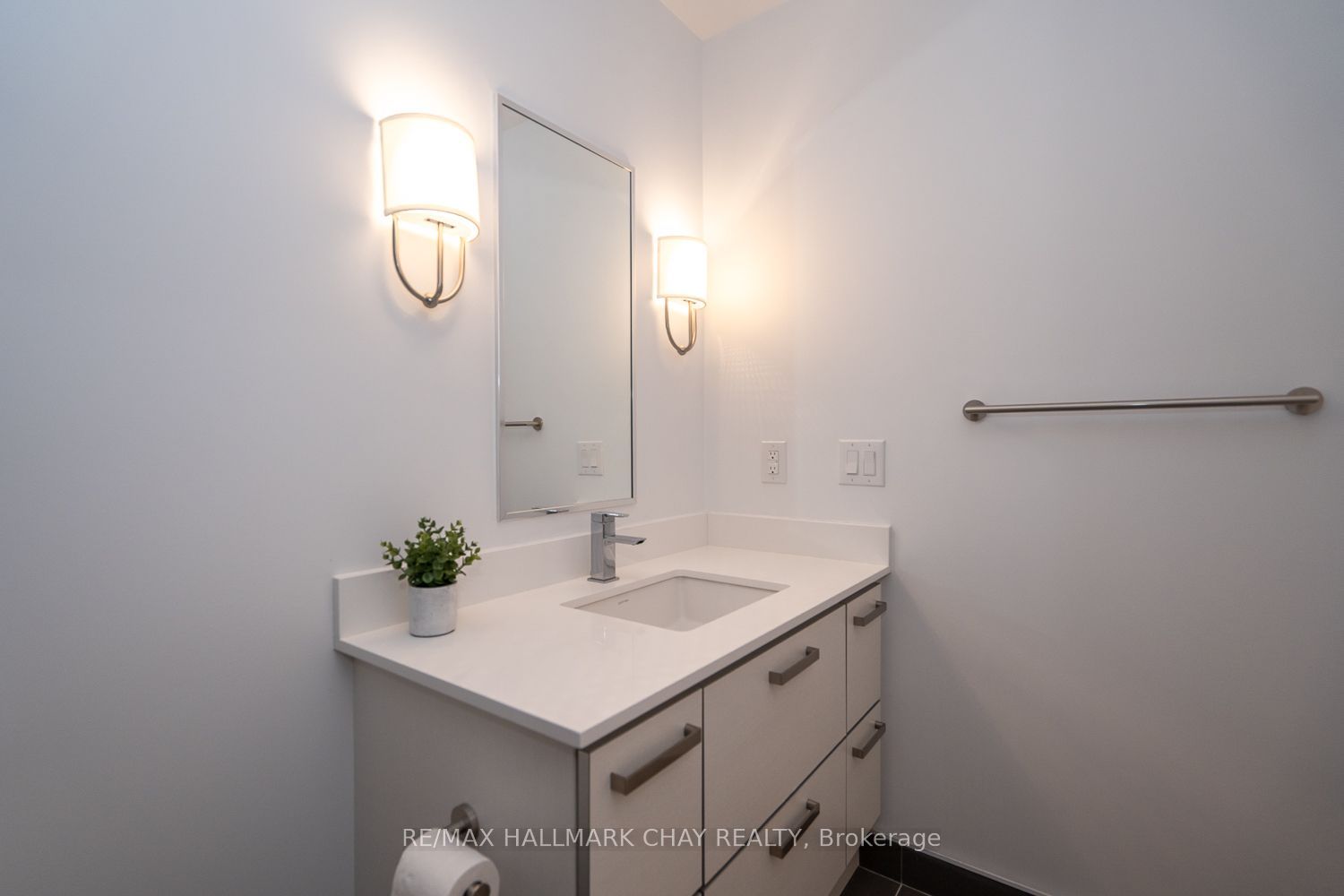 271 Sea Ray Avenue, #B304