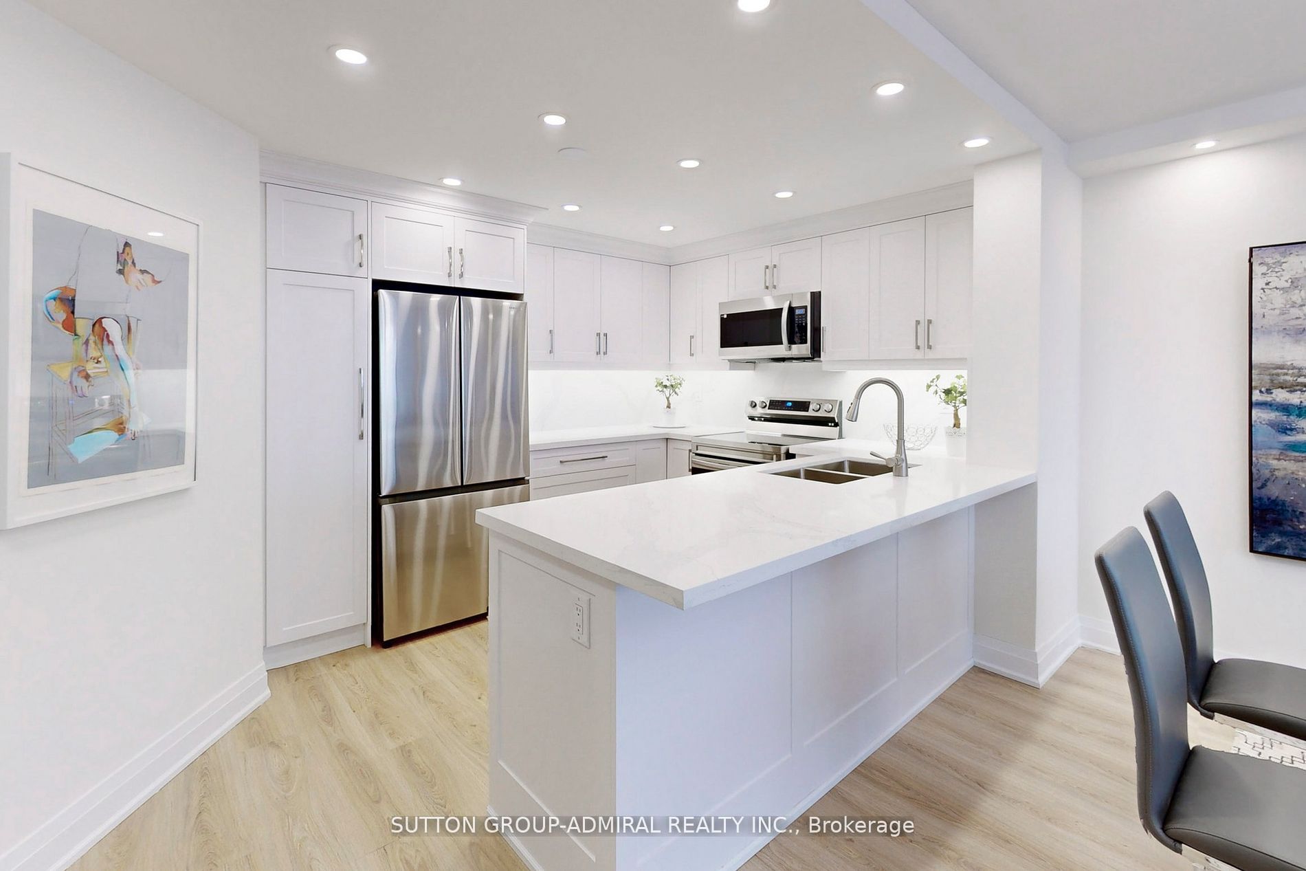 7460 Bathurst St, #706