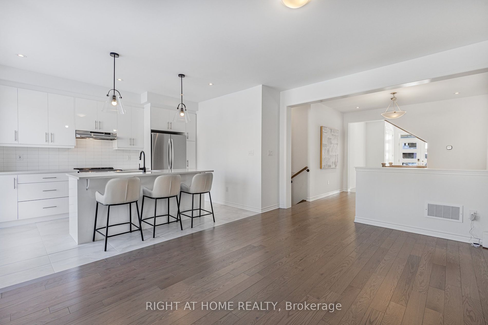 720 Mika St