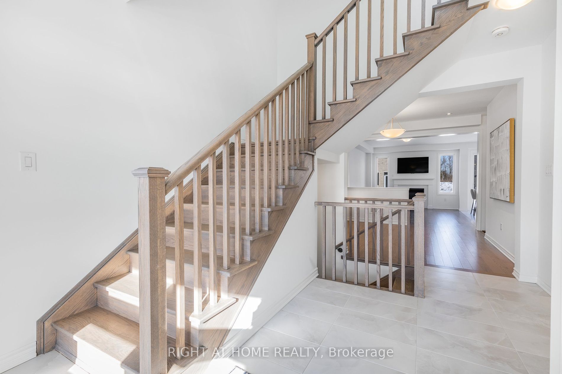 720 Mika St