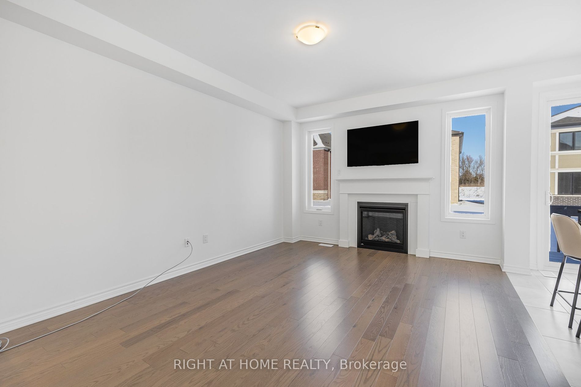 720 Mika St
