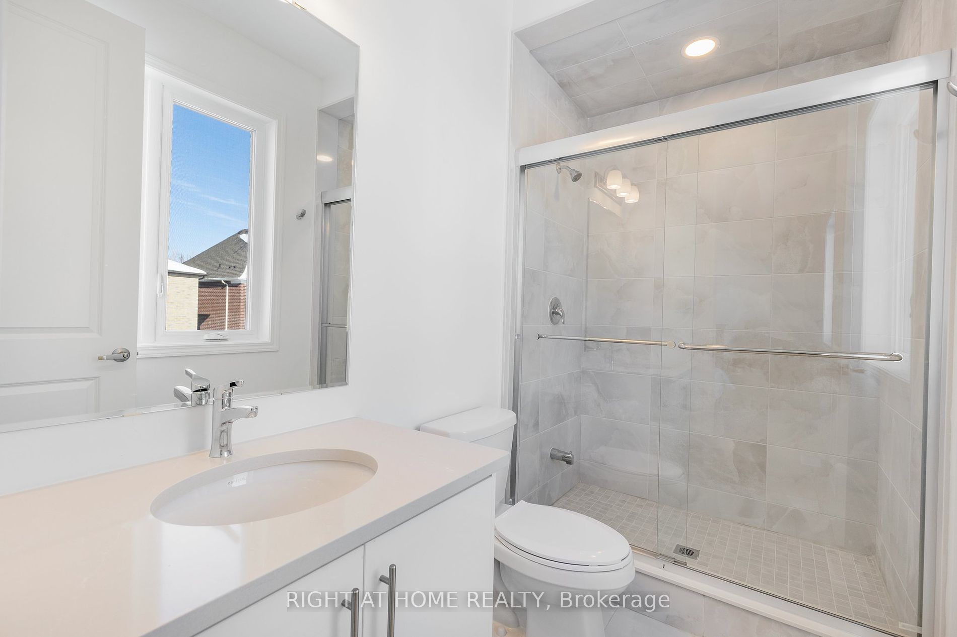 720 Mika St