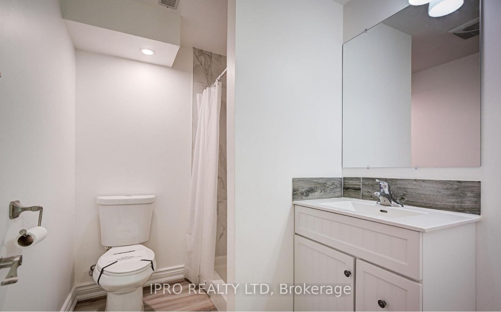 139 Bethpage Cres