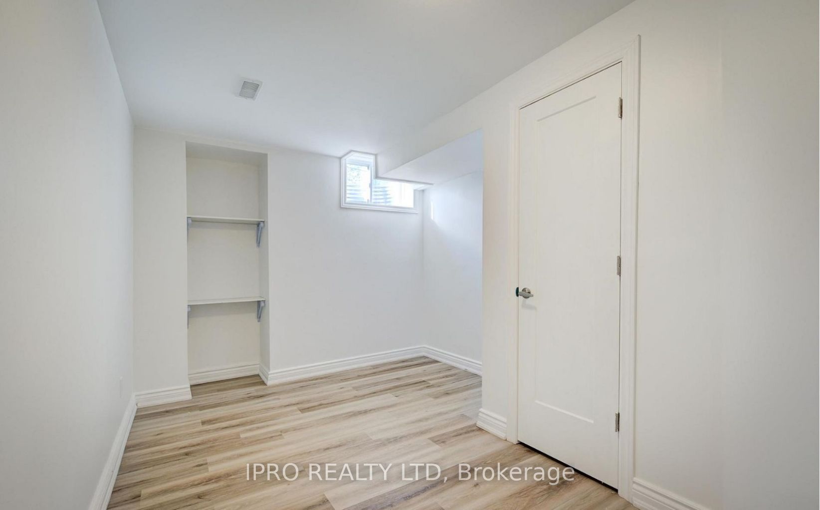 139 Bethpage Cres