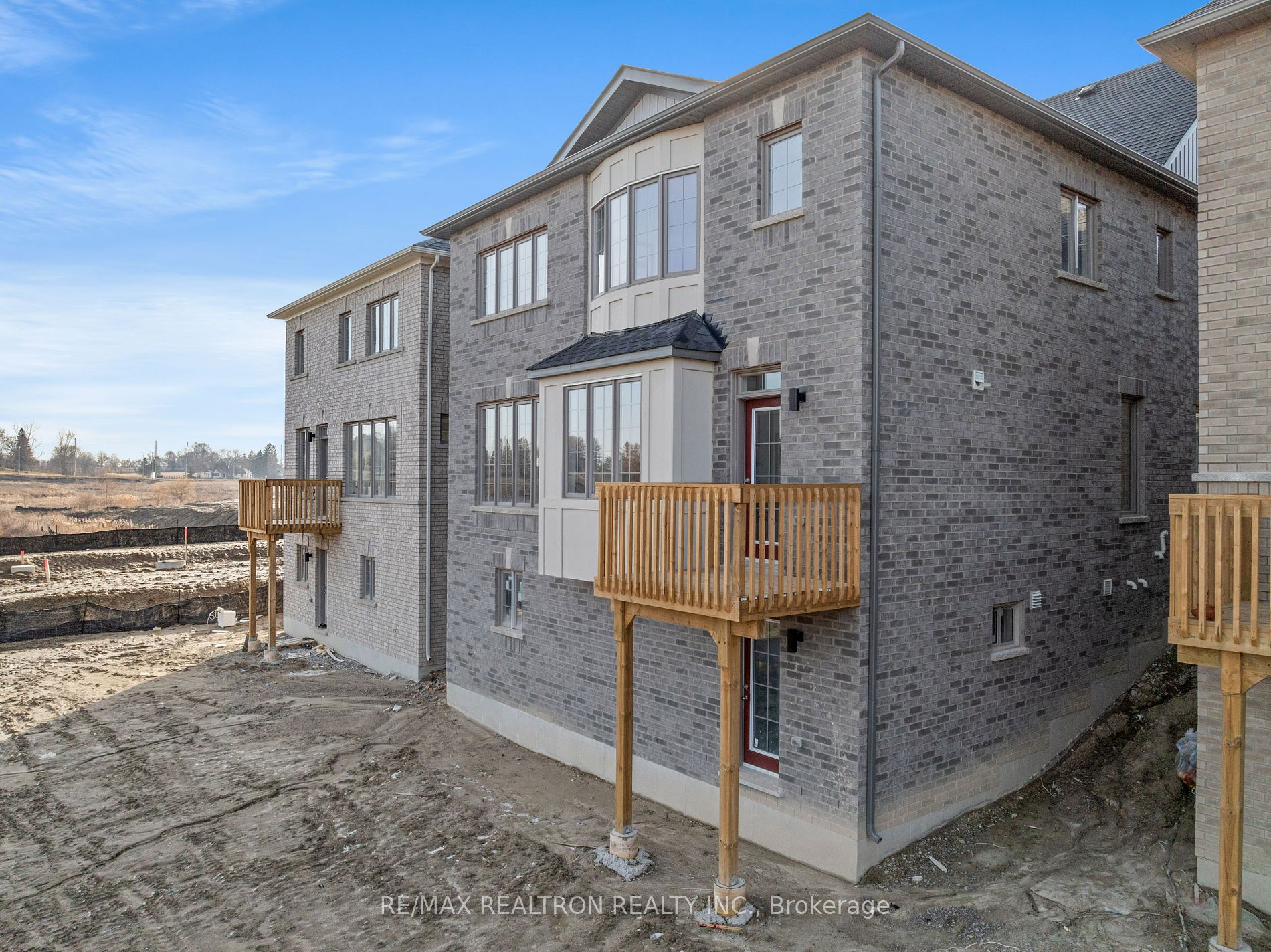 4 Kentledge Avenue