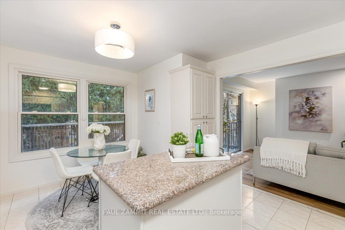 16 Pine Knoll Gate