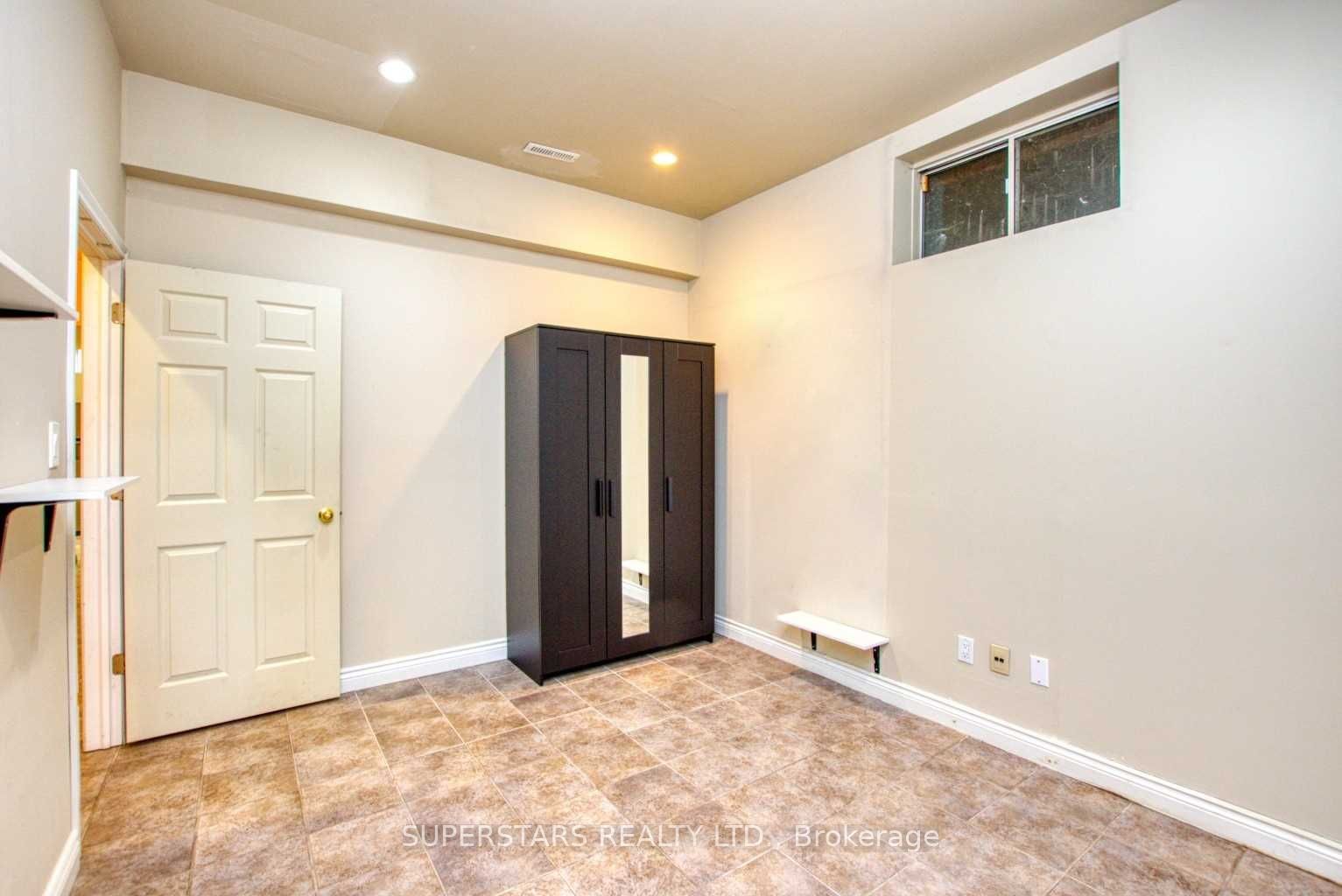 8 Huronia Place #Bsmt
