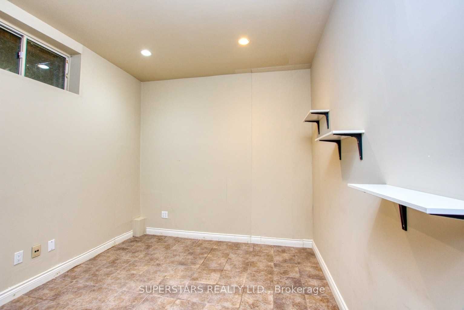 8 Huronia Place #Bsmt