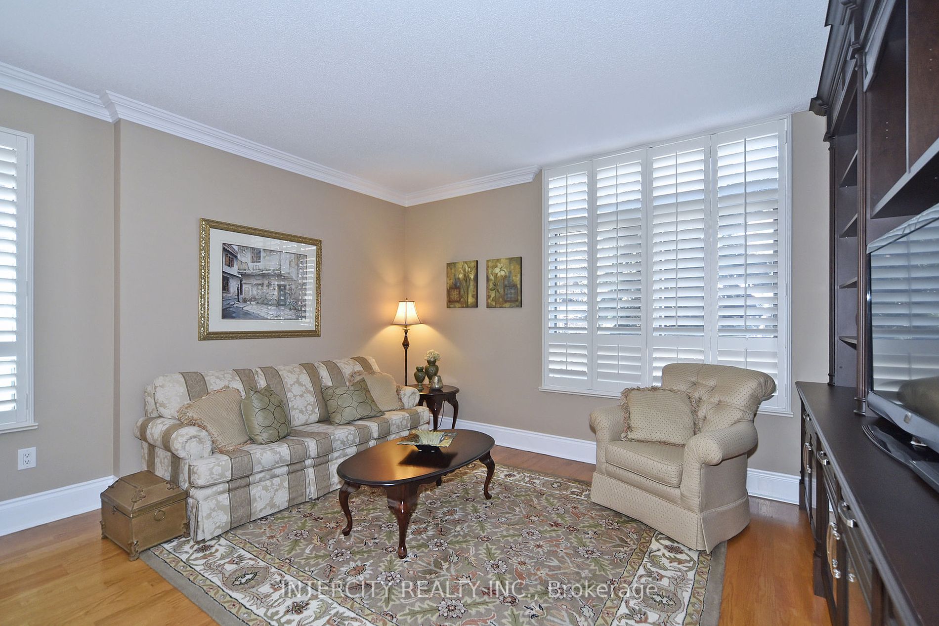 53 Woodbridge Avenue, #219