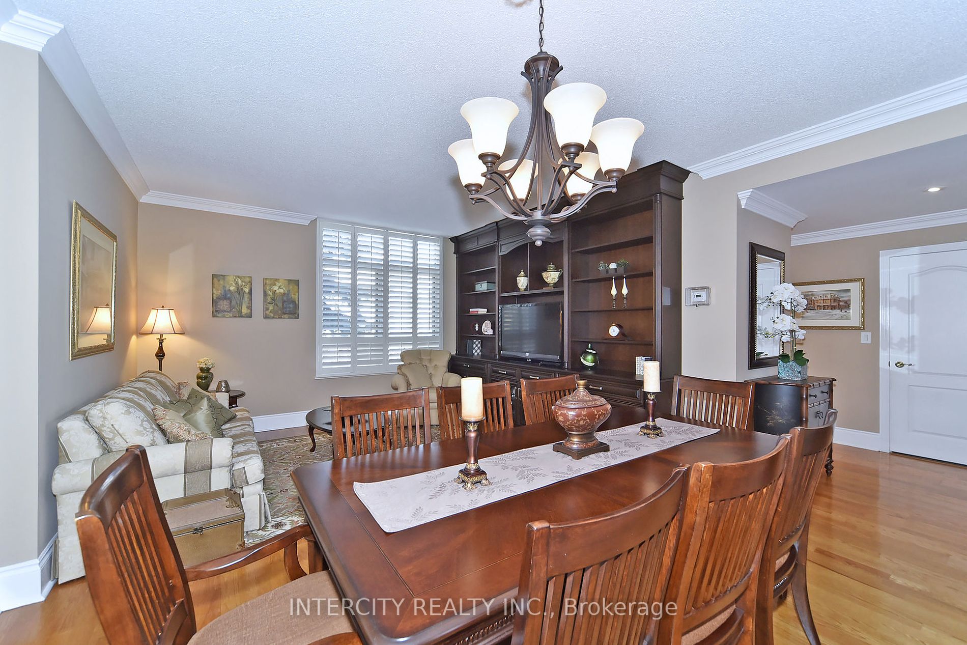 53 Woodbridge Avenue, #219