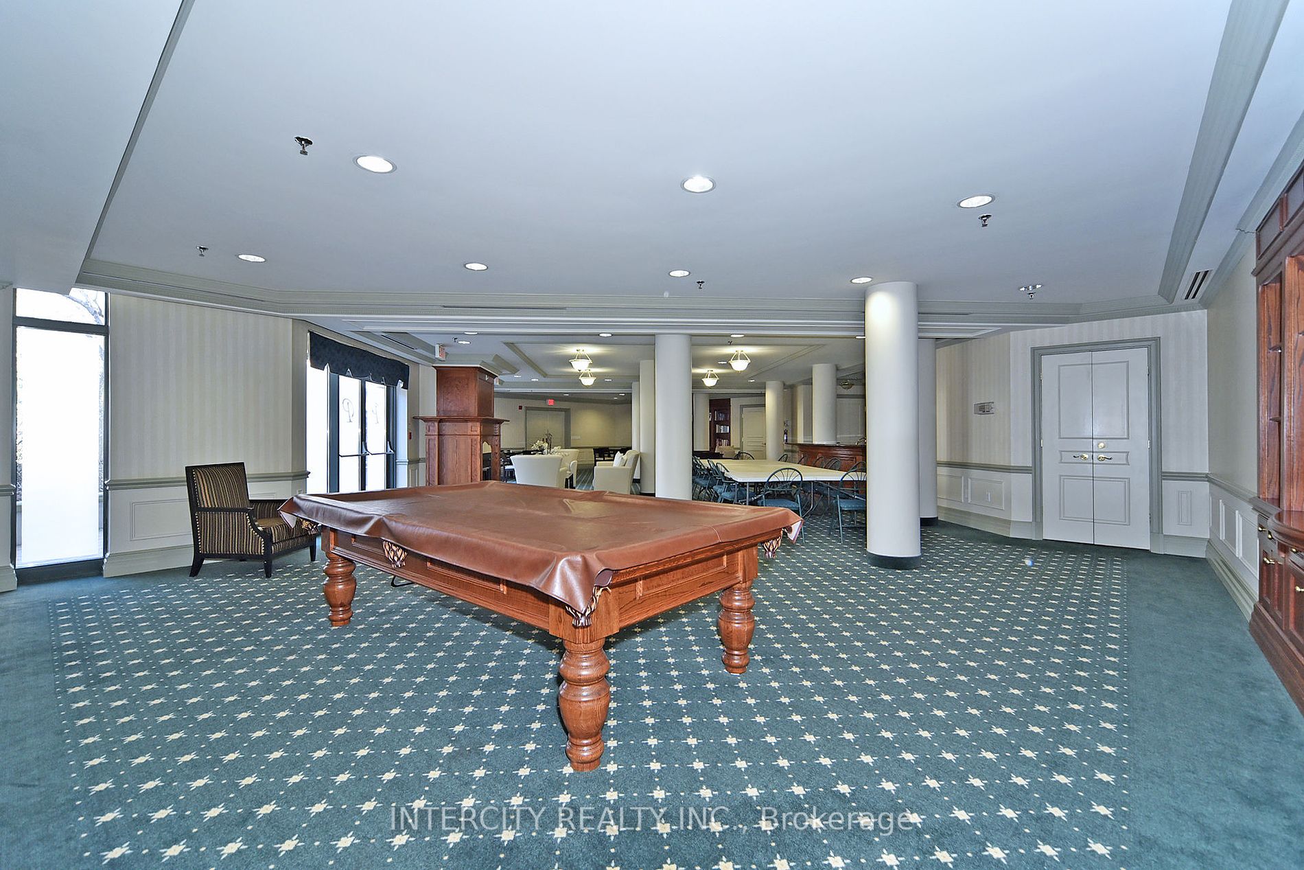 53 Woodbridge Avenue, #219