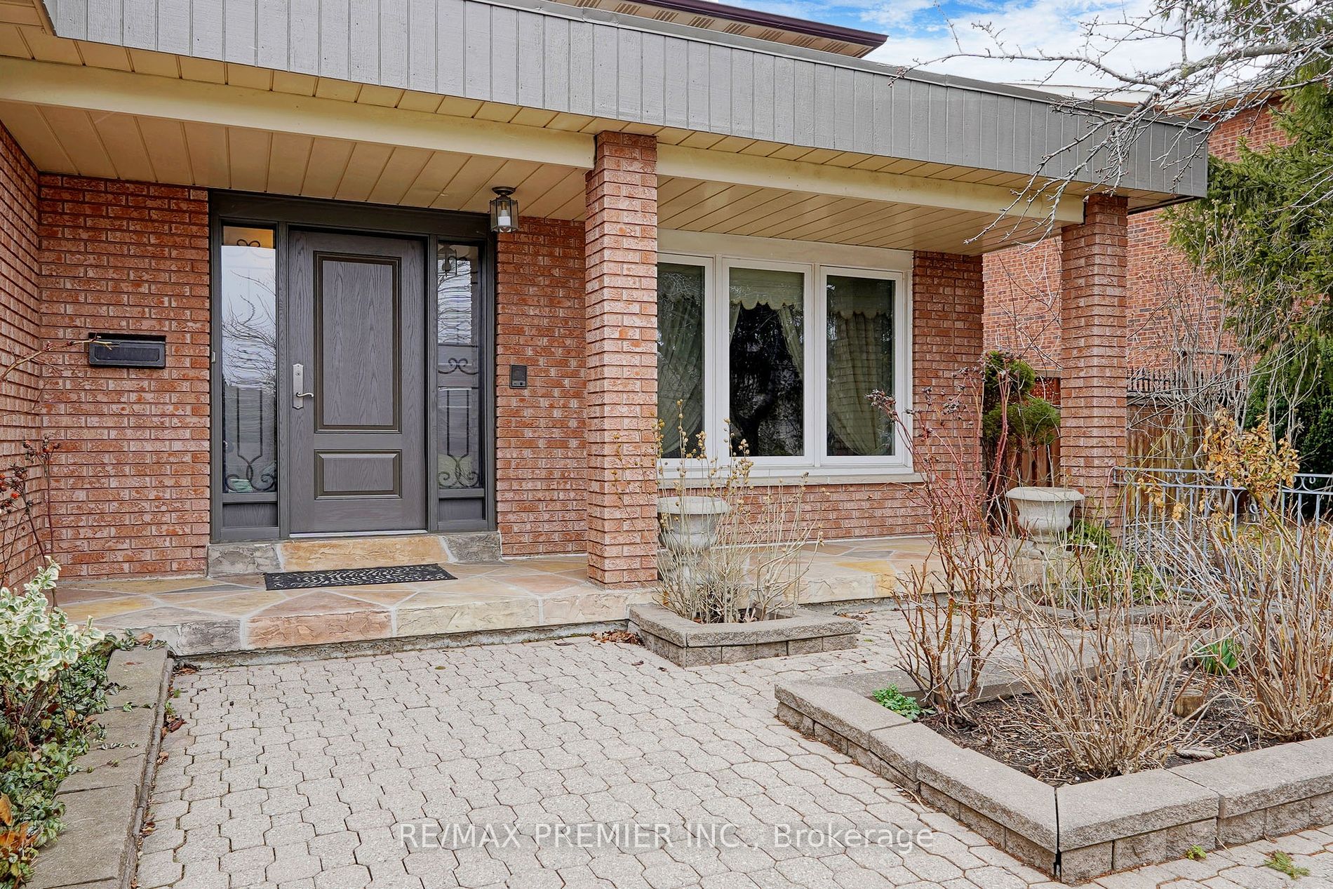 136 Villa Park Dr