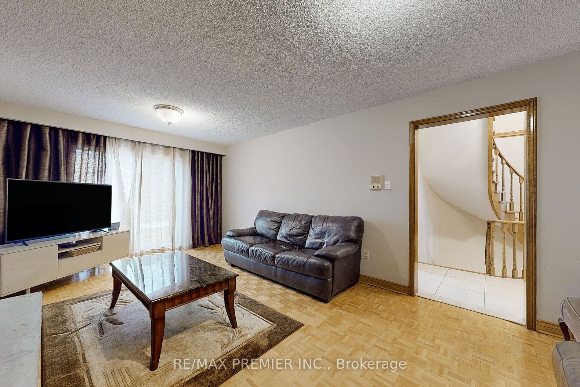 136 Villa Park Dr