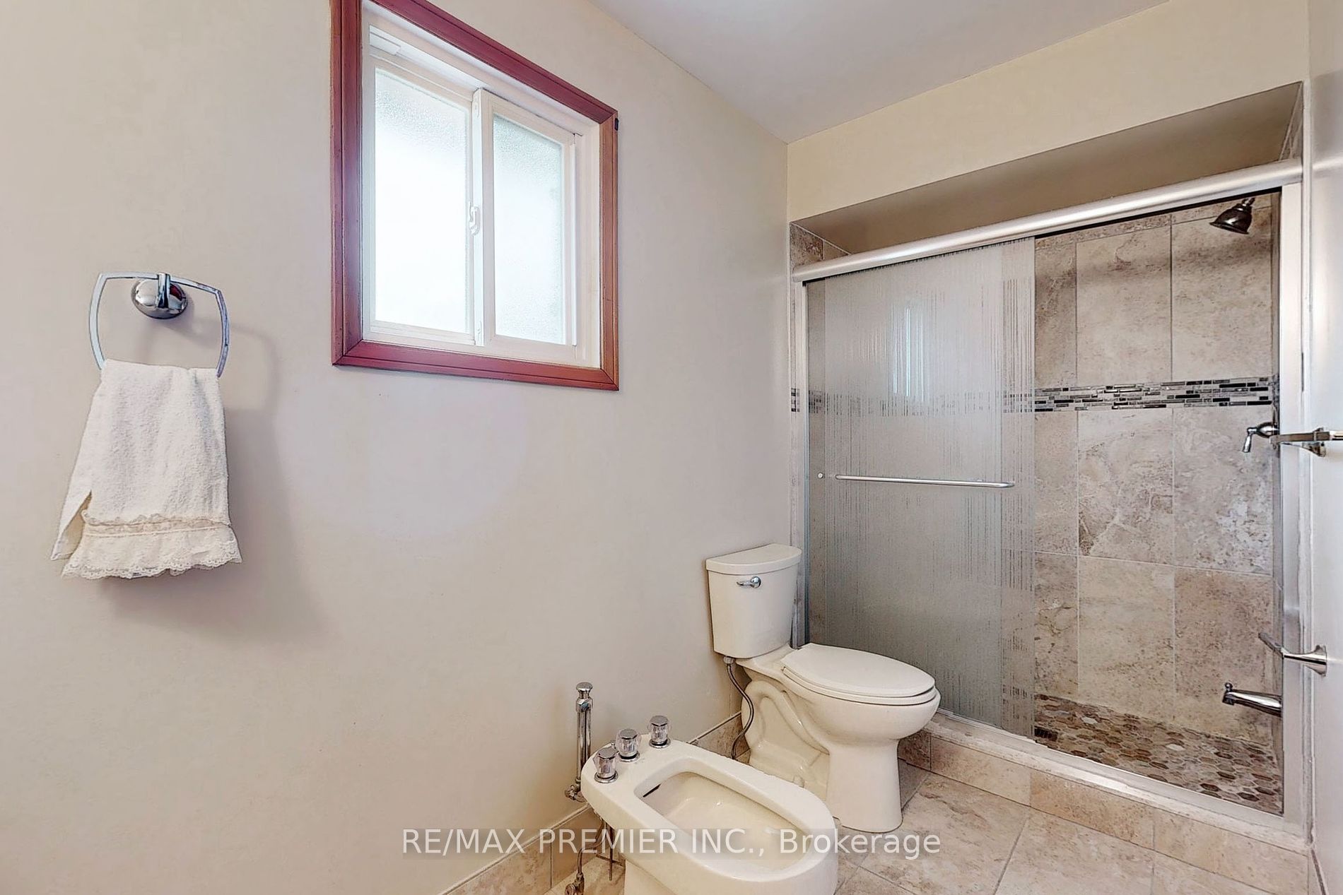 136 Villa Park Dr