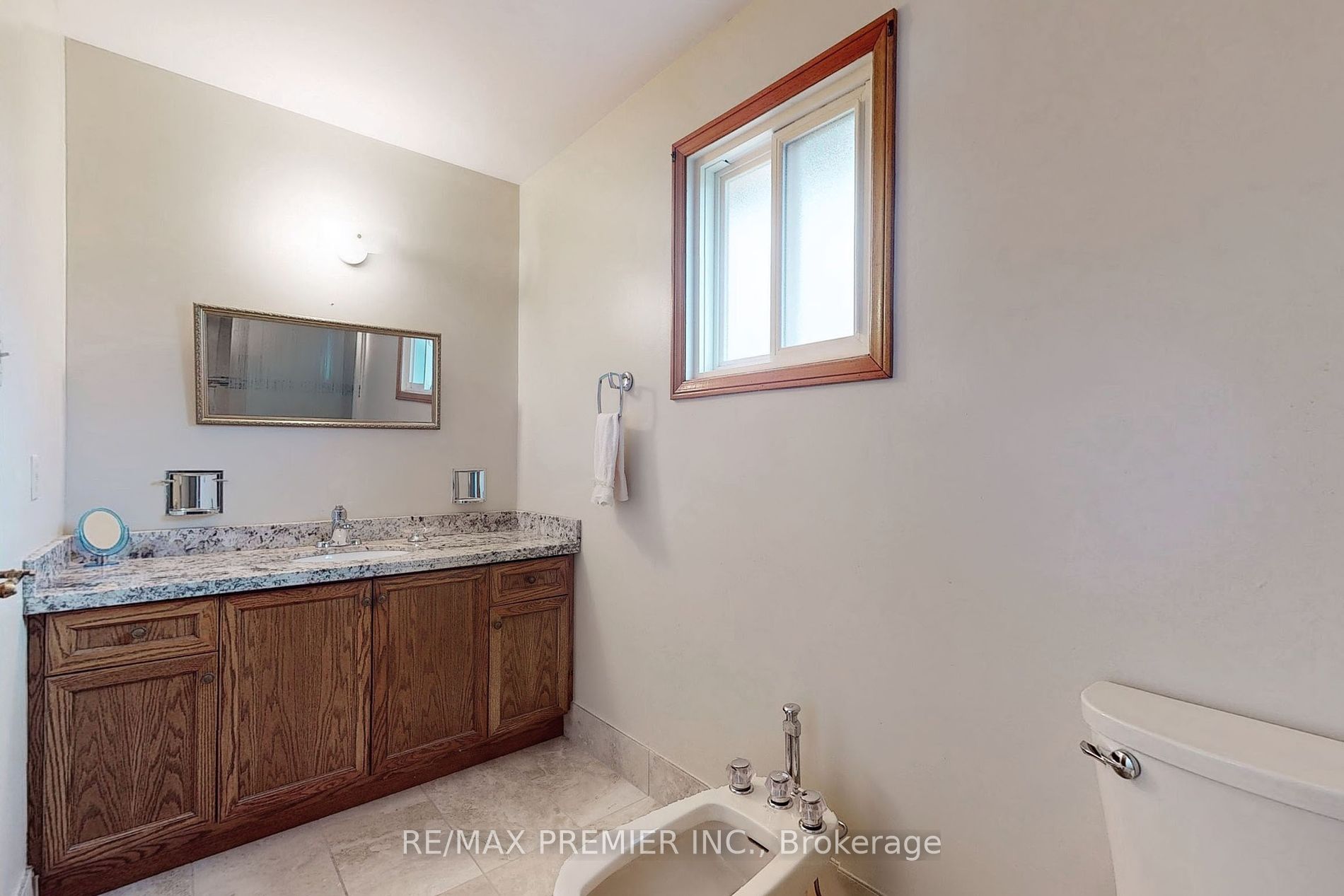 136 Villa Park Dr