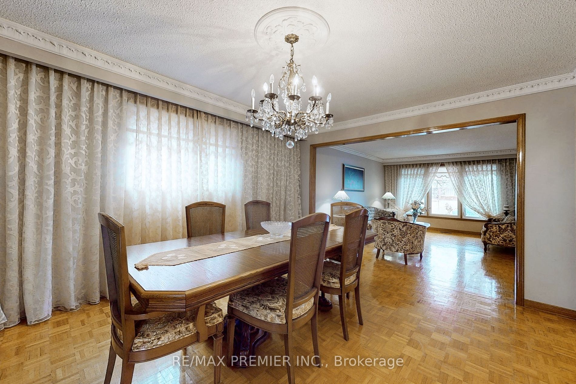 136 Villa Park Dr