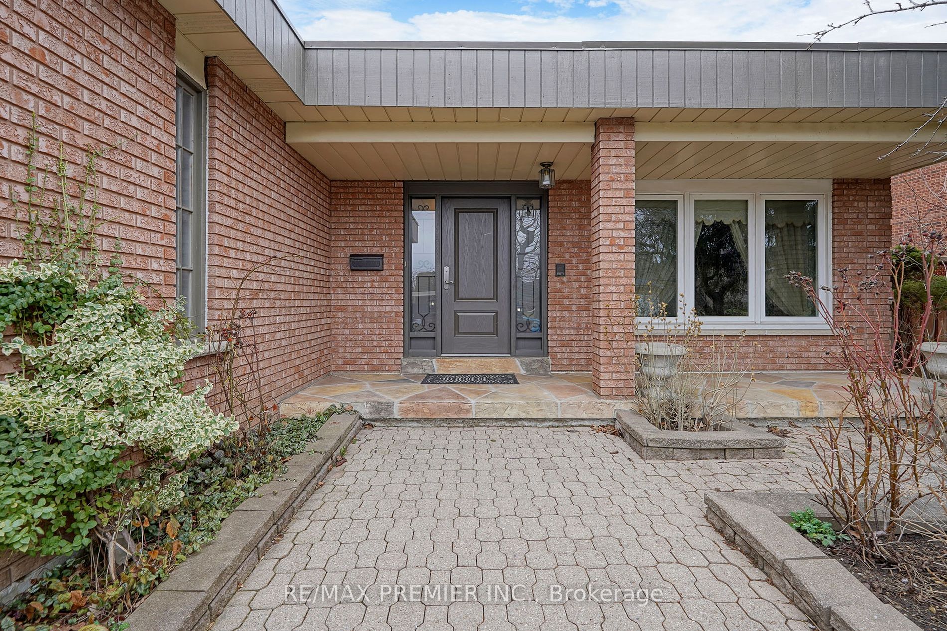 136 Villa Park Dr