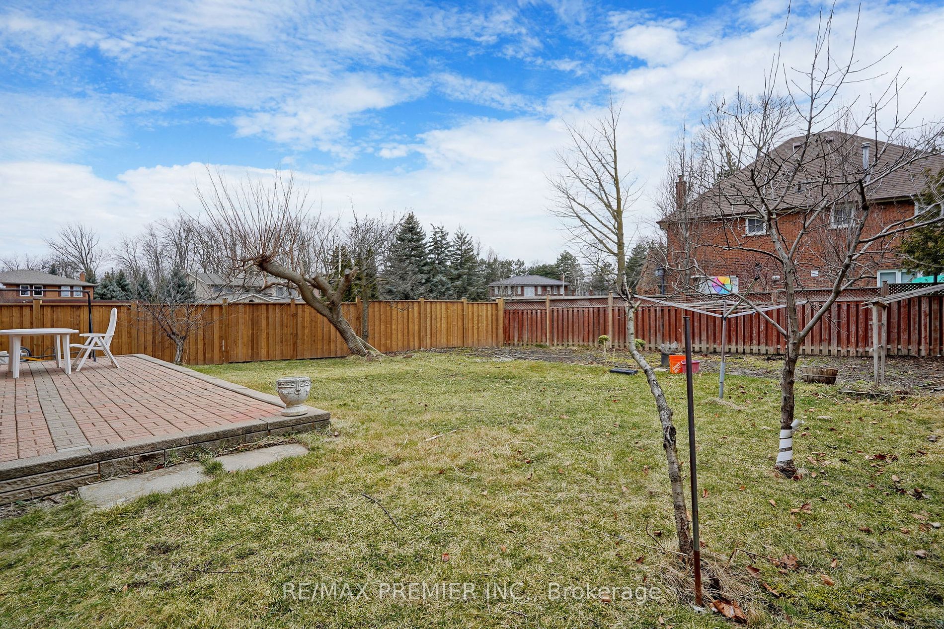 136 Villa Park Dr