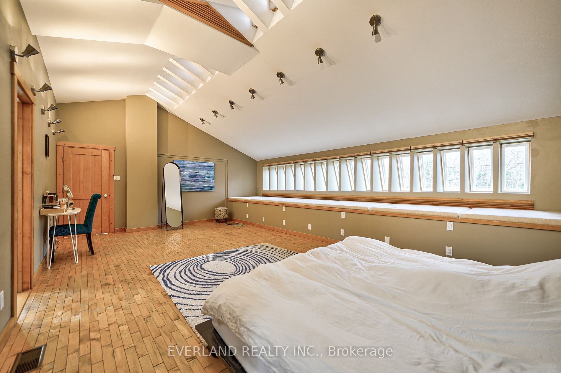 4086 Lloydtown-Aurora Rd
