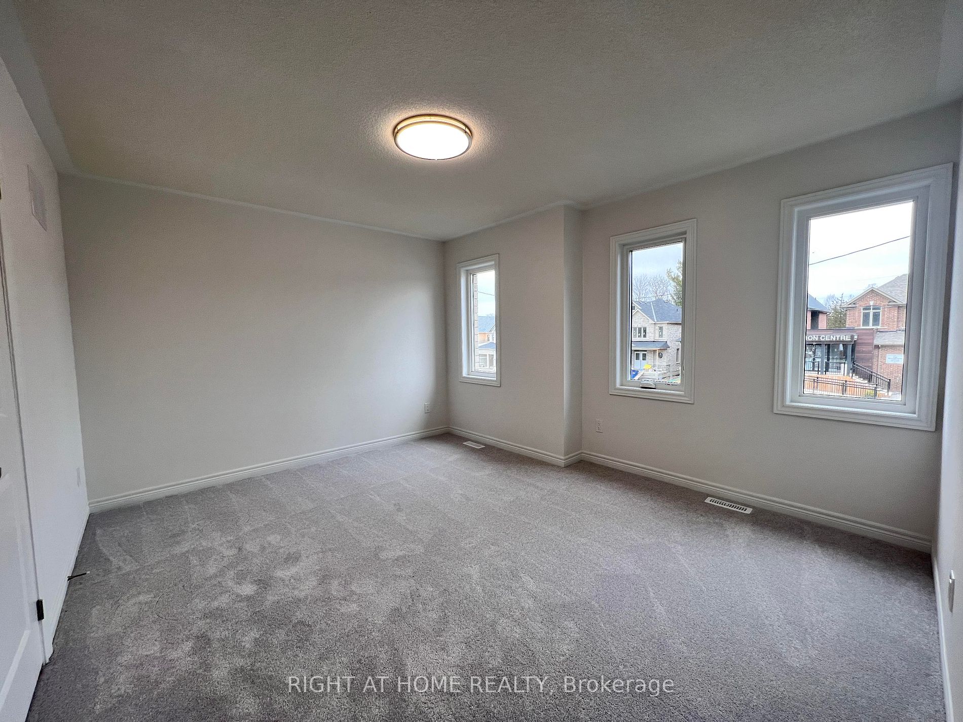 4 Wakefield Boulevard
