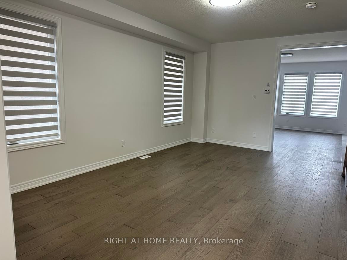 4 Wakefield Boulevard