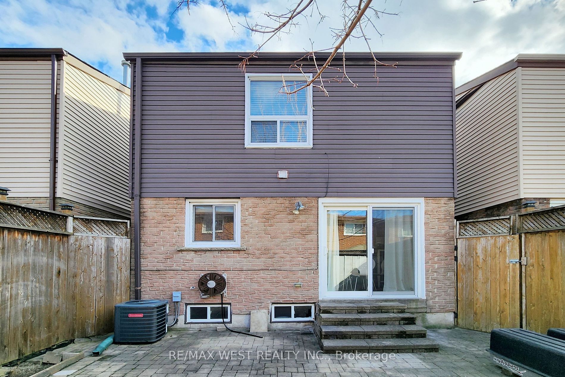 66 Cog Hill Dr
