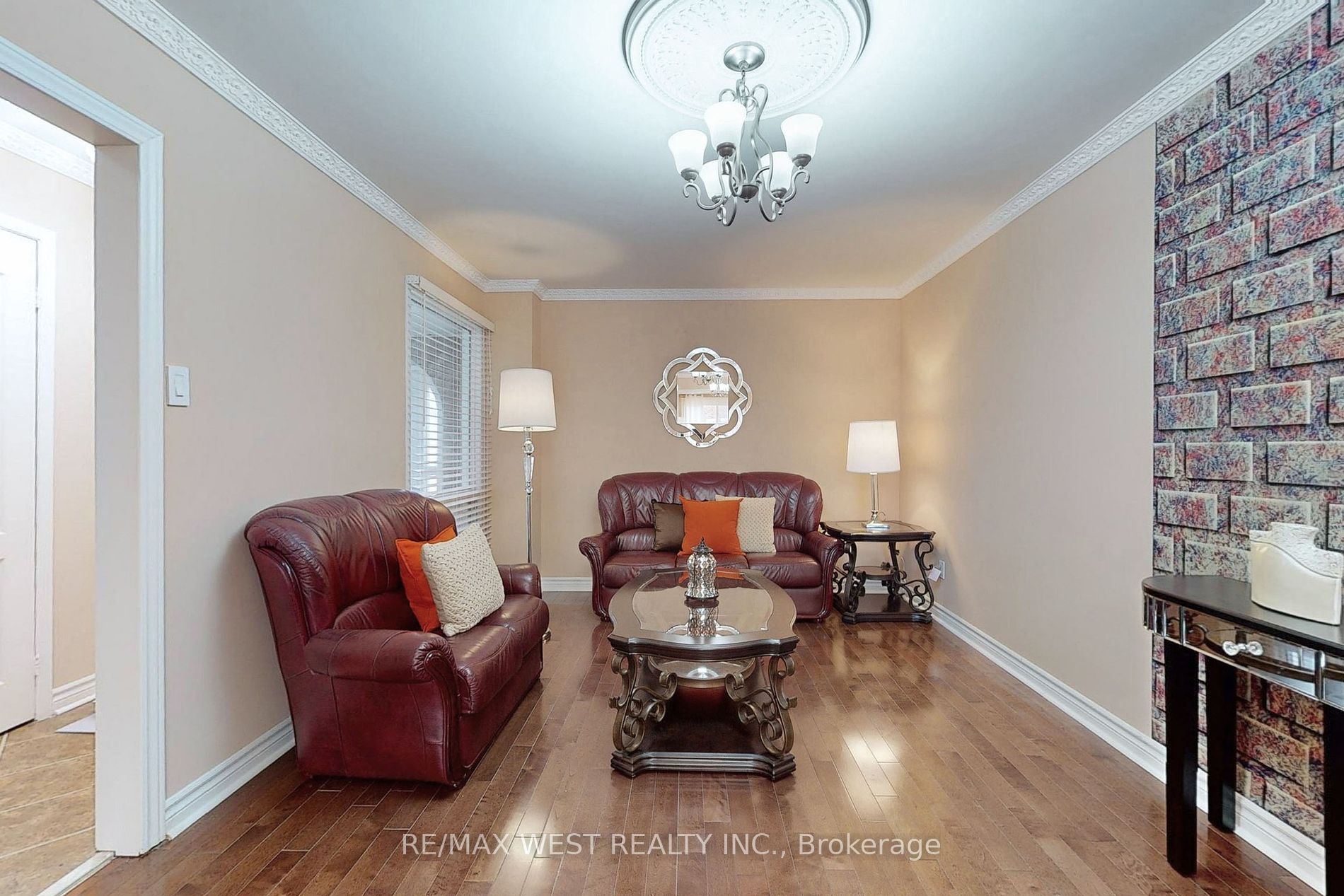 66 Cog Hill Dr