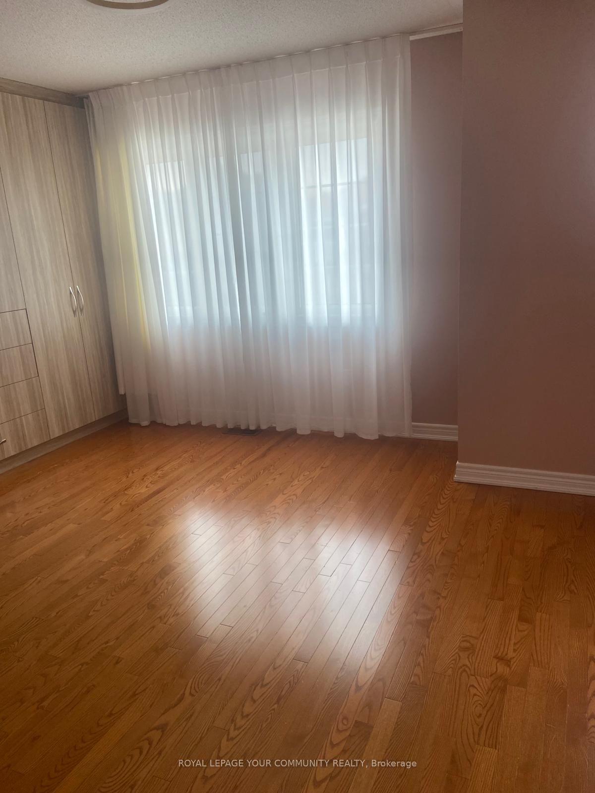 28 Saint James Avenue