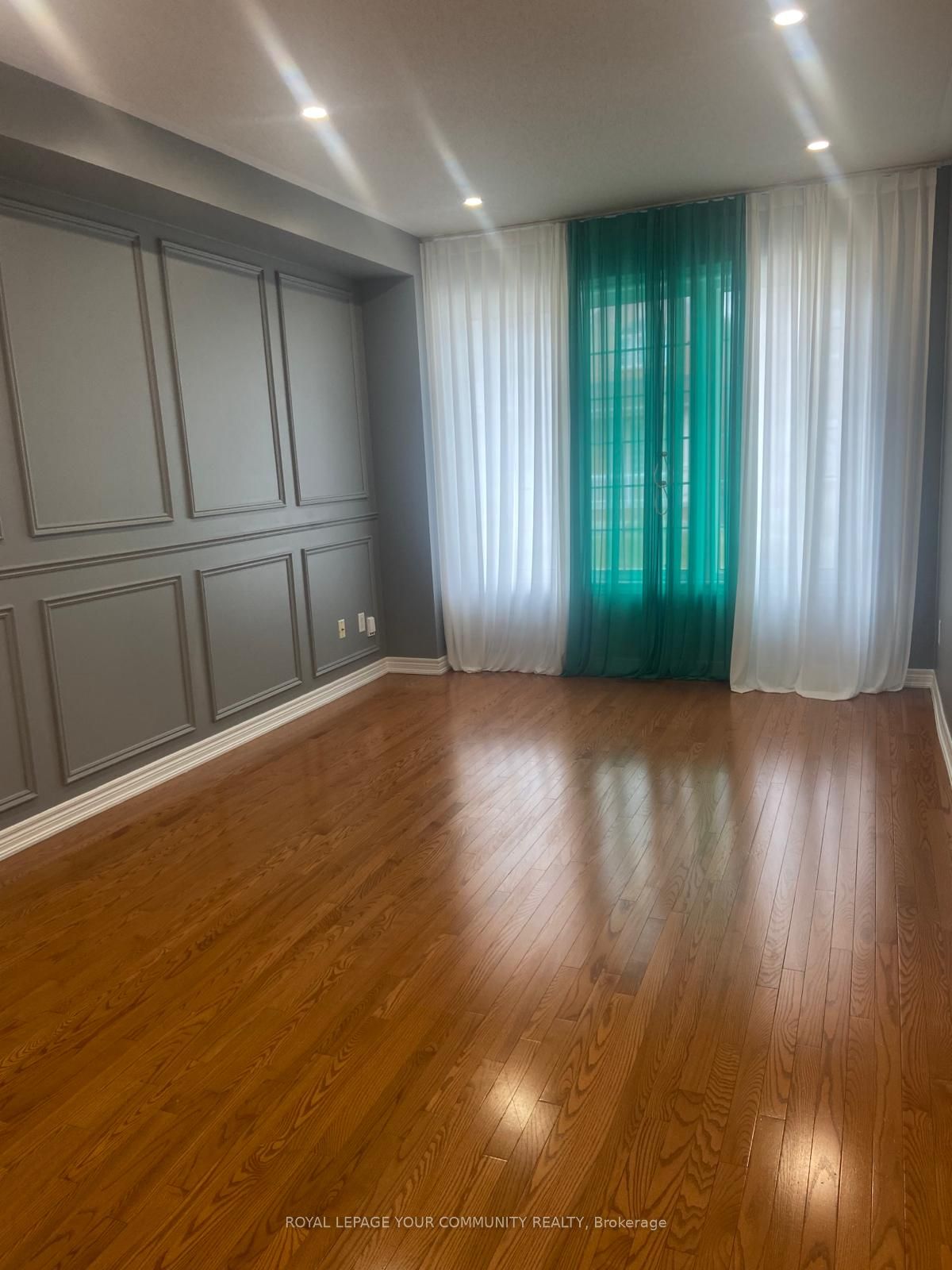 28 Saint James Avenue
