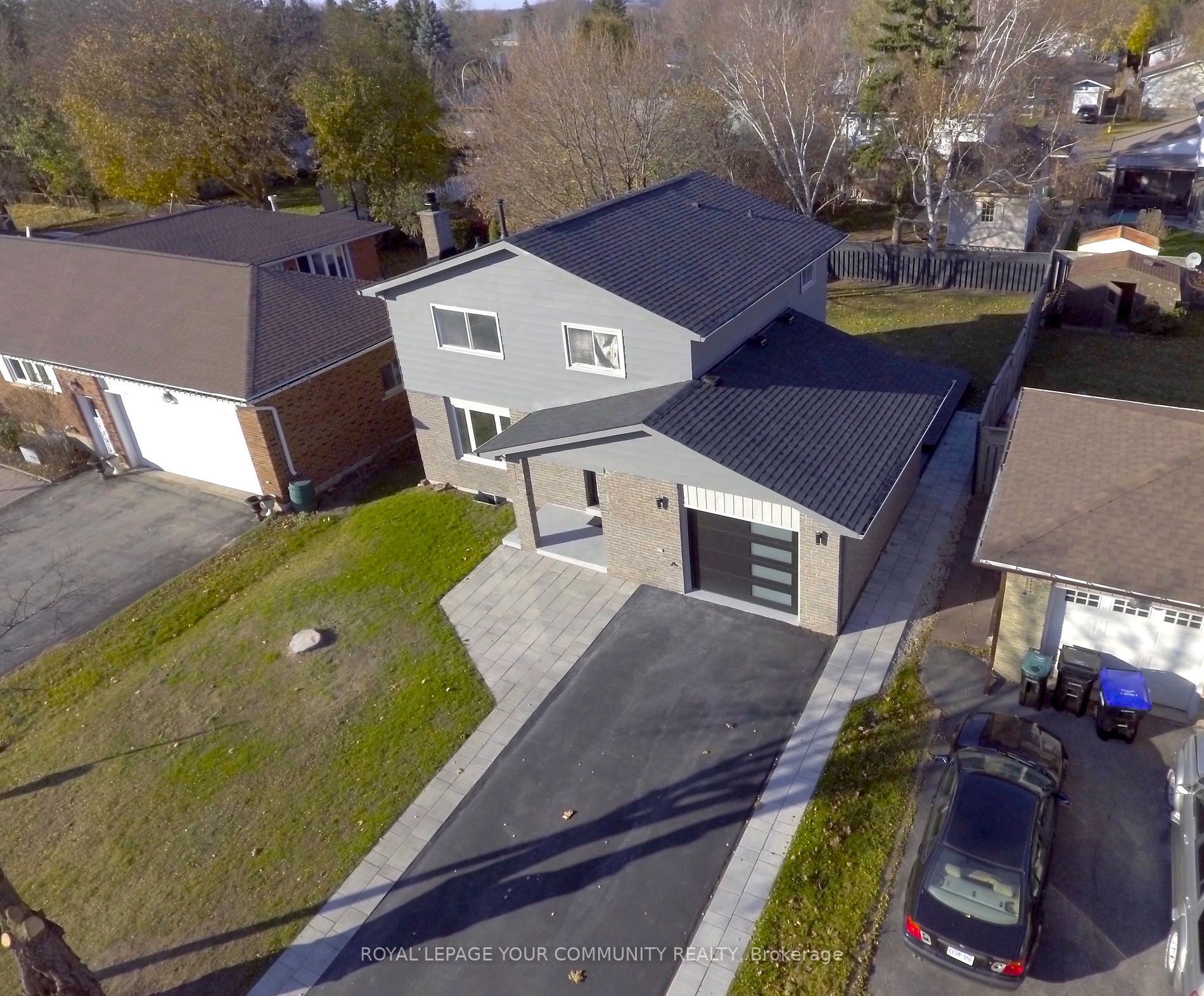 196 Mackenzie St