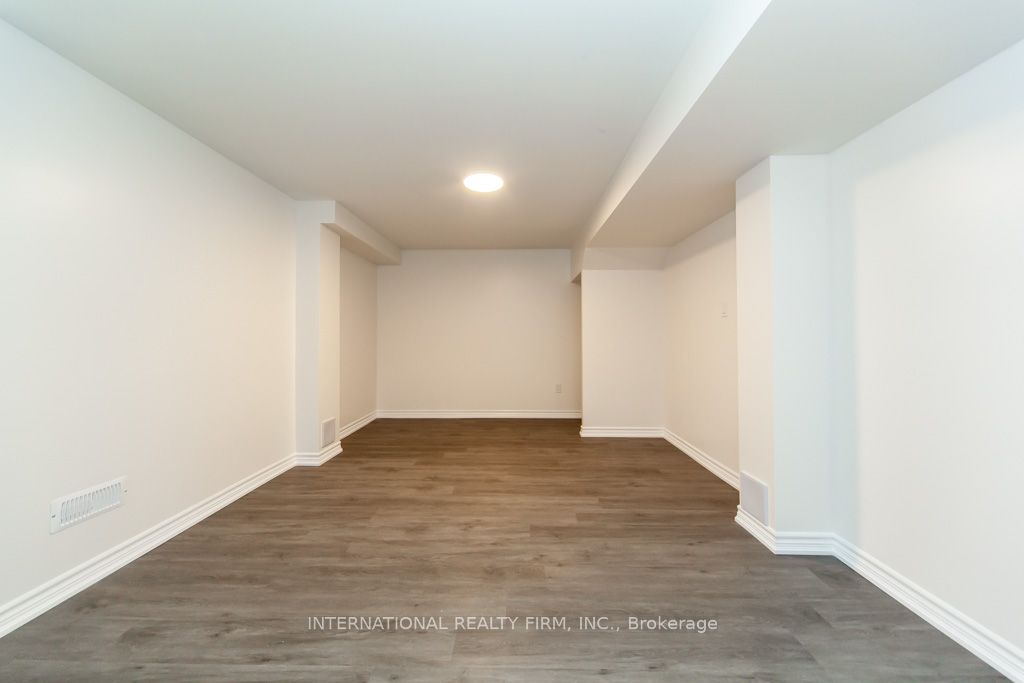 11 Coates Cres