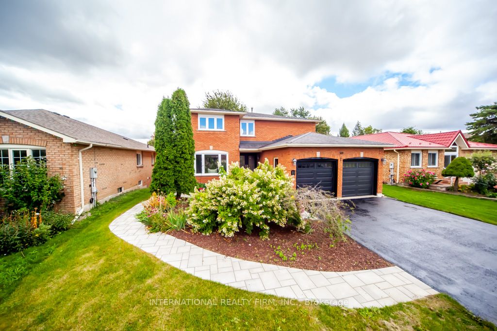11 Coates Cres