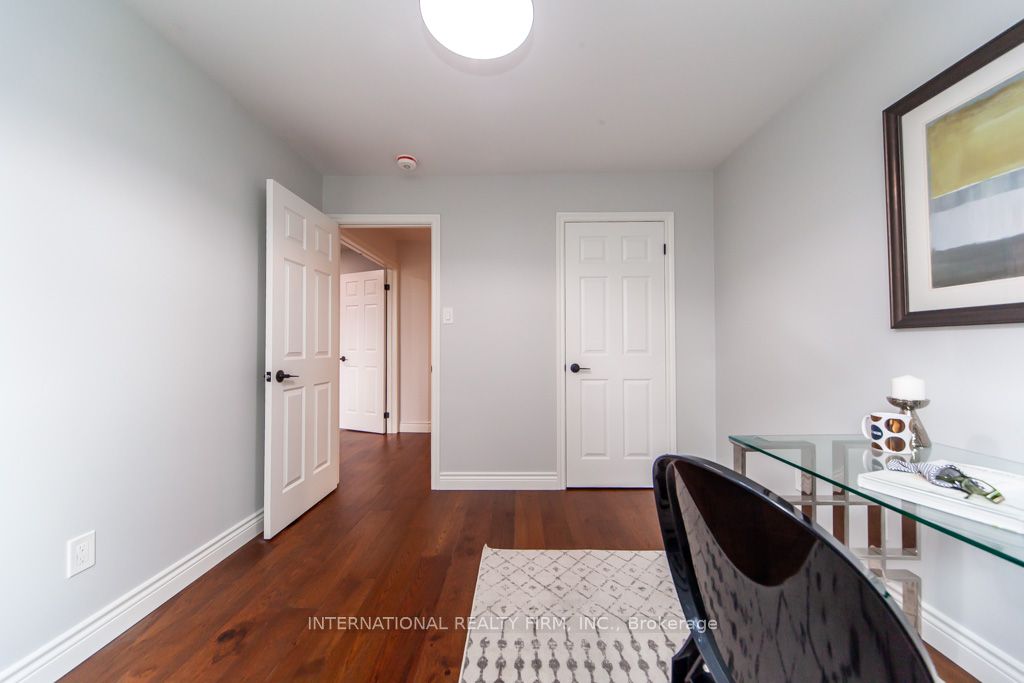 11 Coates Cres