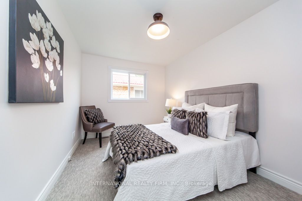 11 Coates Cres