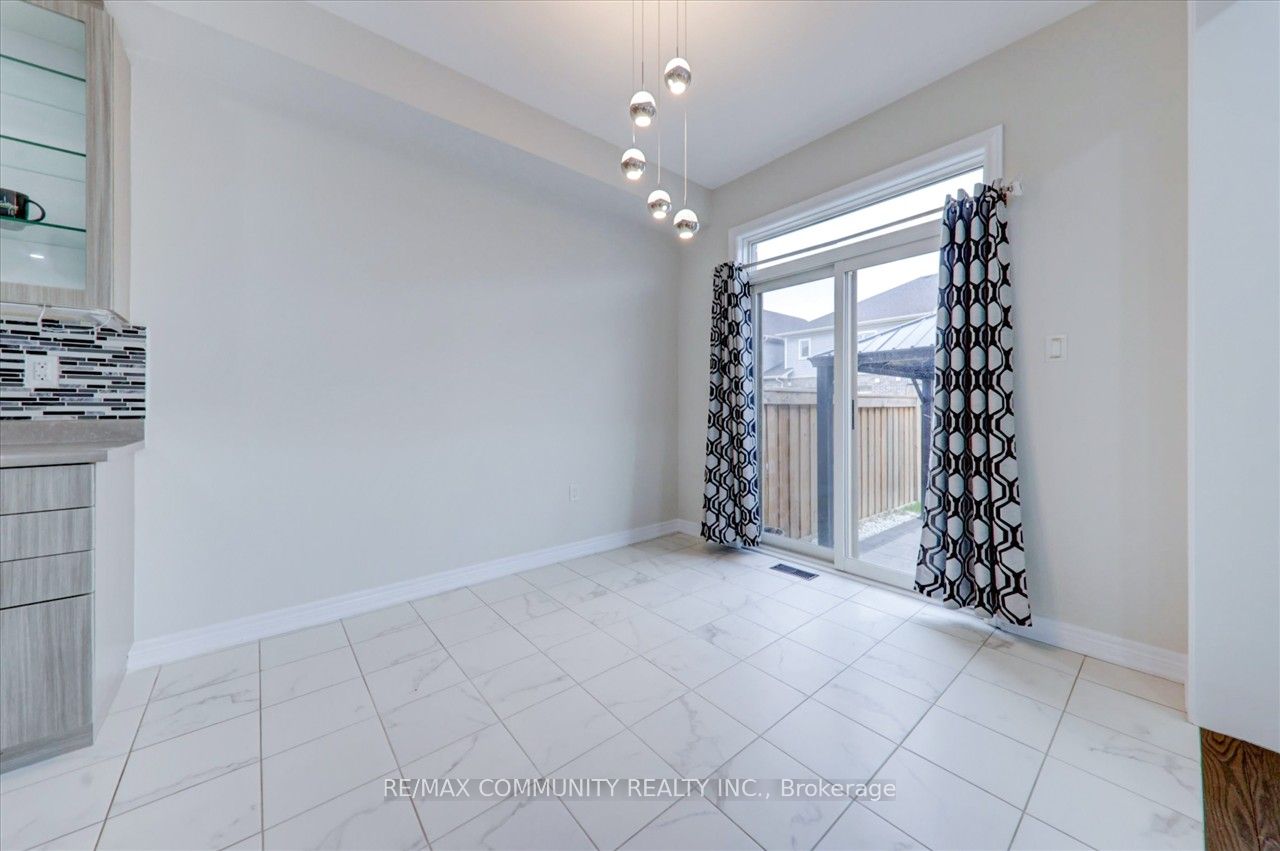 89 Gallagher Crescent W