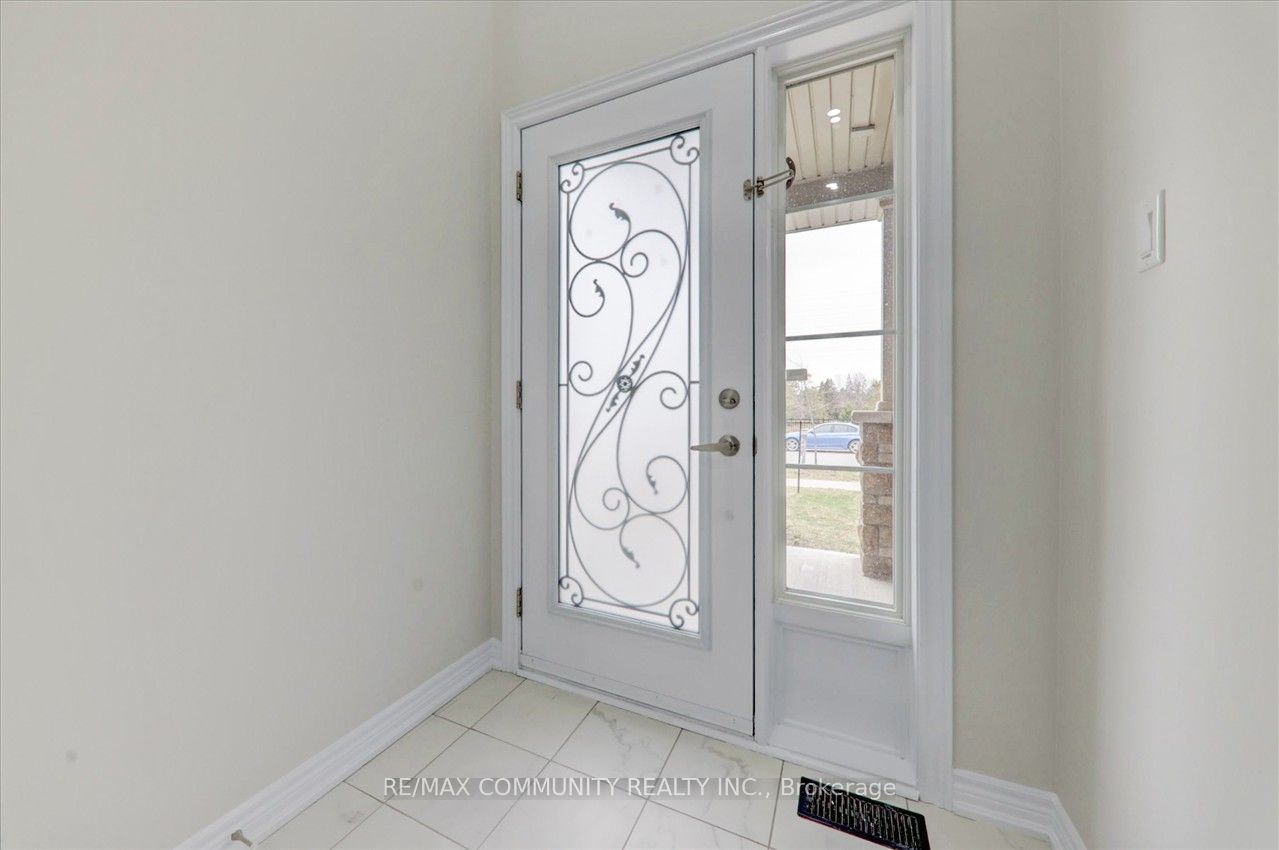 89 Gallagher Crescent W