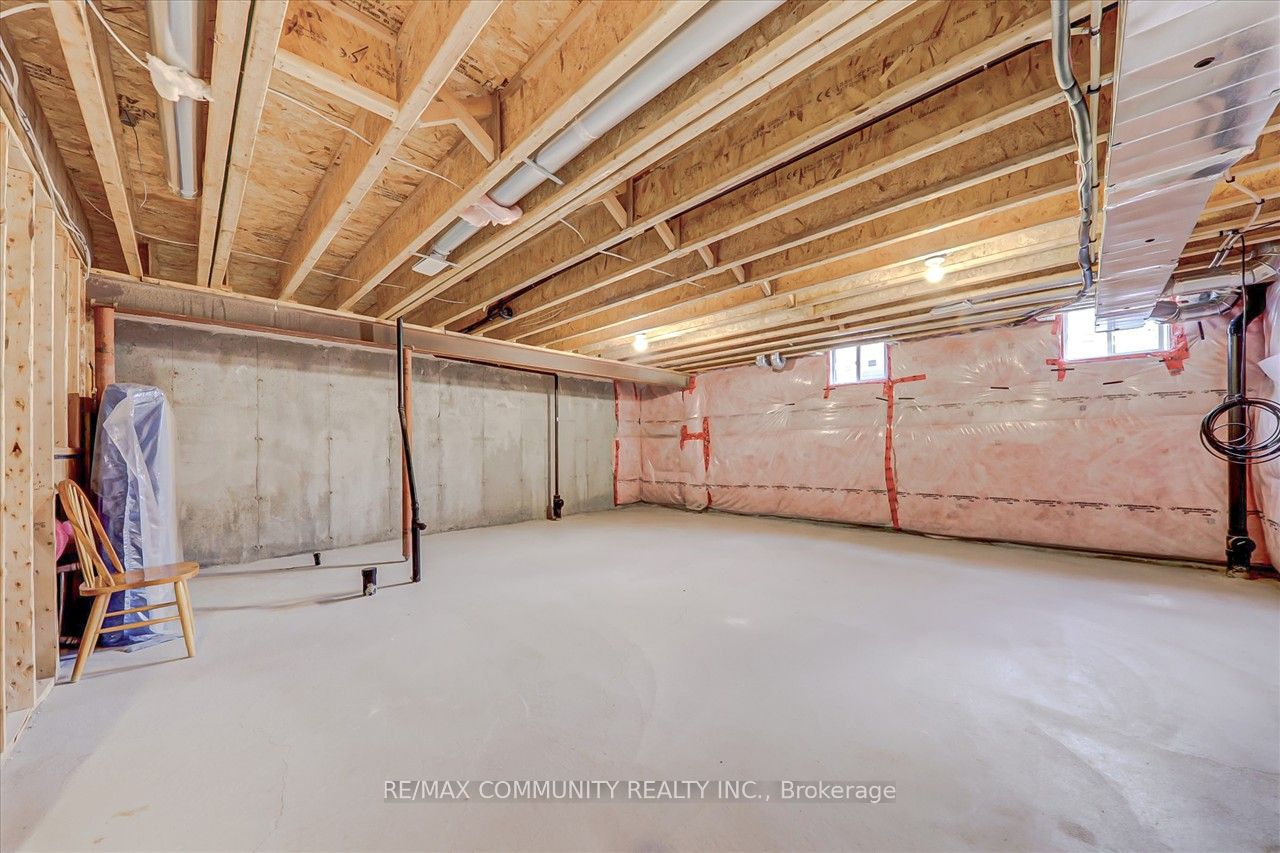89 Gallagher Crescent W